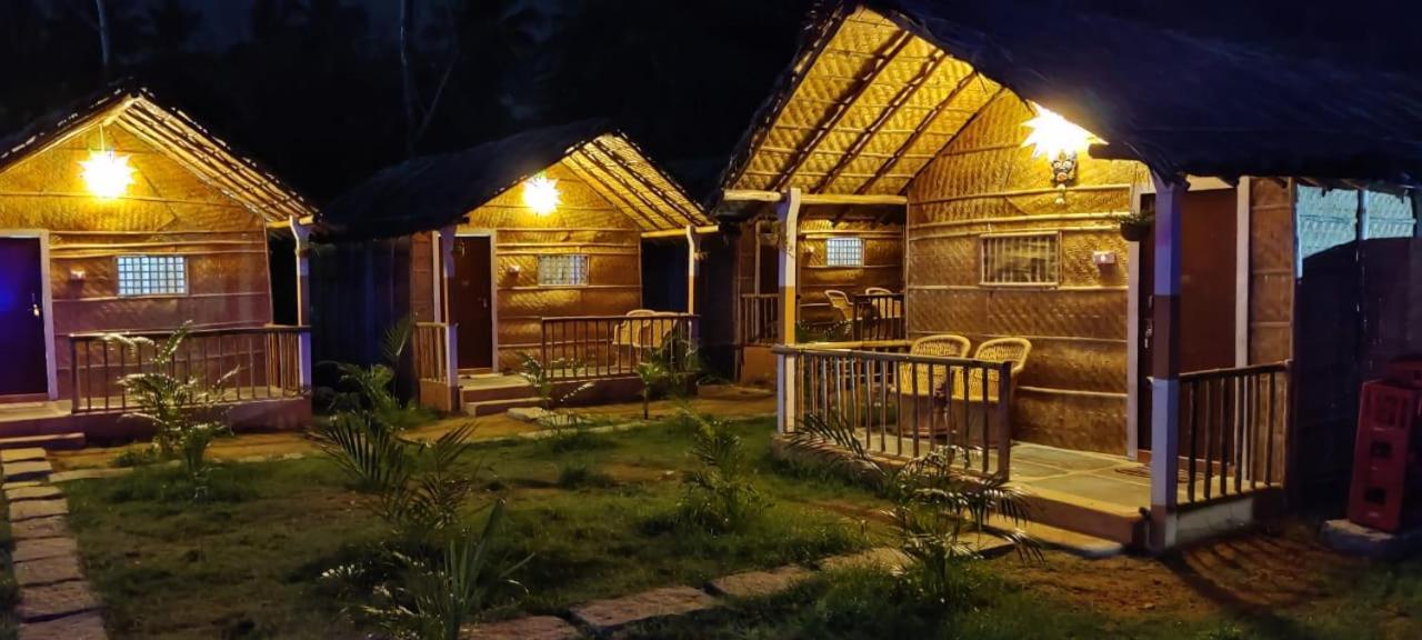 Island Vibes Hampi Guesthouse מראה חיצוני תמונה