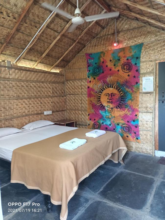 Island Vibes Hampi Guesthouse מראה חיצוני תמונה