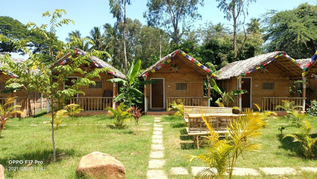 Island Vibes Hampi Guesthouse מראה חיצוני תמונה