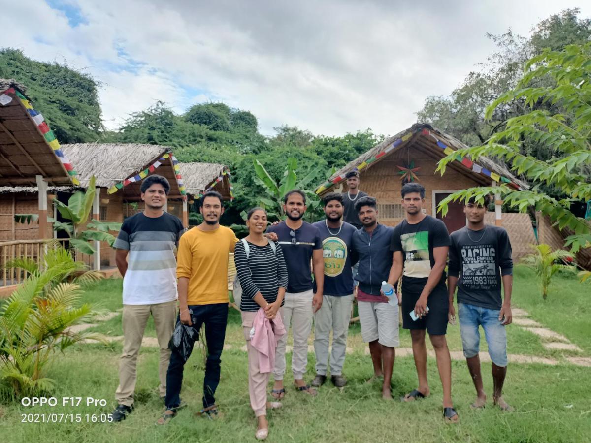 Island Vibes Hampi Guesthouse מראה חיצוני תמונה